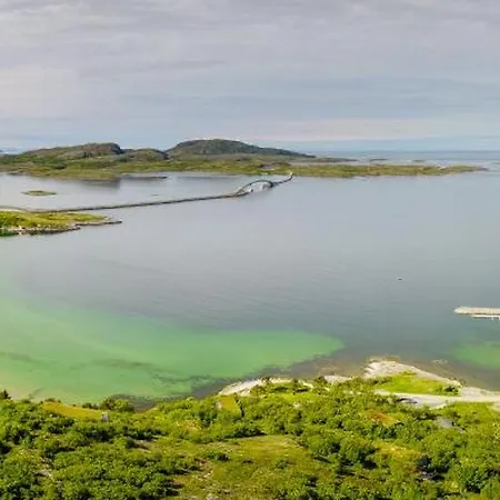 Stokkoya Strandhotell Hotell 4*